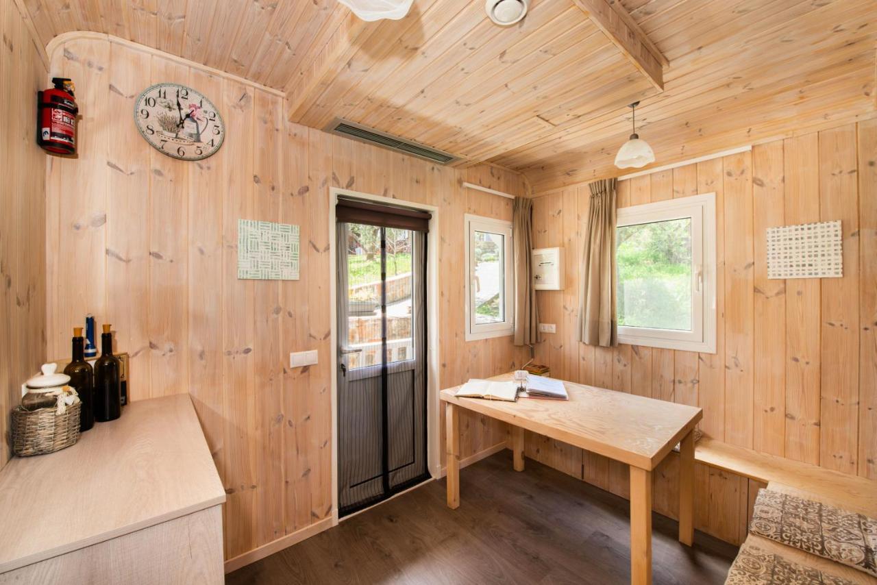 Hakuna Matata Holidays Wooden Lodge With Airco & Pool In Greek Olive Grove Methoni (Messenia) Exterior foto