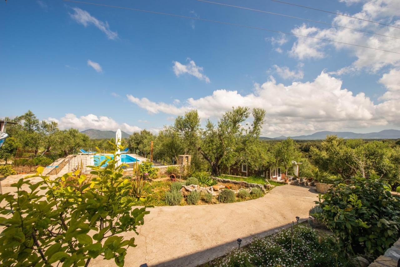 Hakuna Matata Holidays Wooden Lodge With Airco & Pool In Greek Olive Grove Methoni (Messenia) Exterior foto