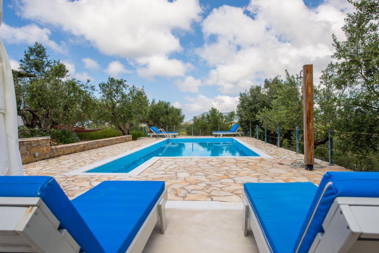 Hakuna Matata Holidays Wooden Lodge With Airco & Pool In Greek Olive Grove Methoni (Messenia) Exterior foto